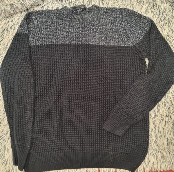 Kensington Men’s Black Grey Textured Colour Block Jumper Size L