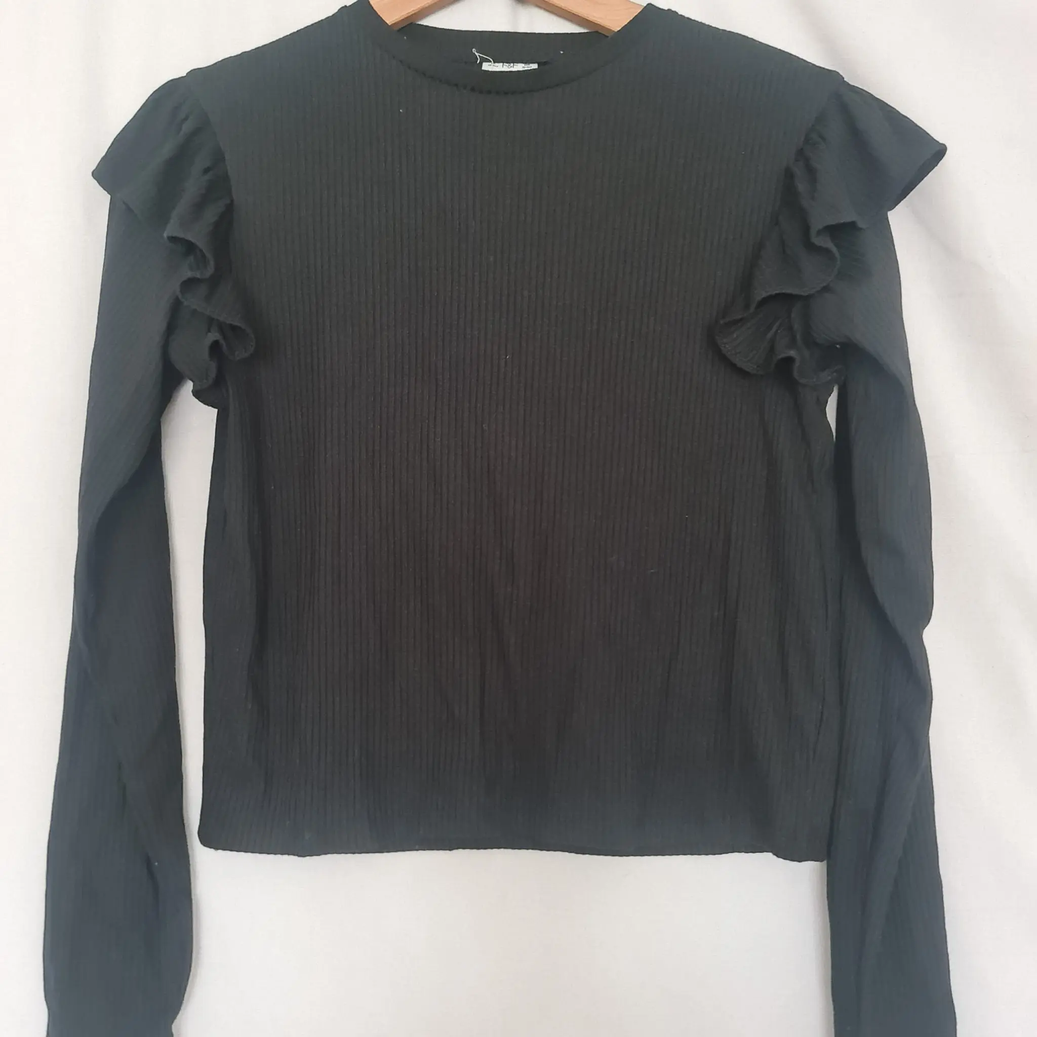 F&F Girls Black Ribbed Ruffle Sleeve Top 13-14 Years