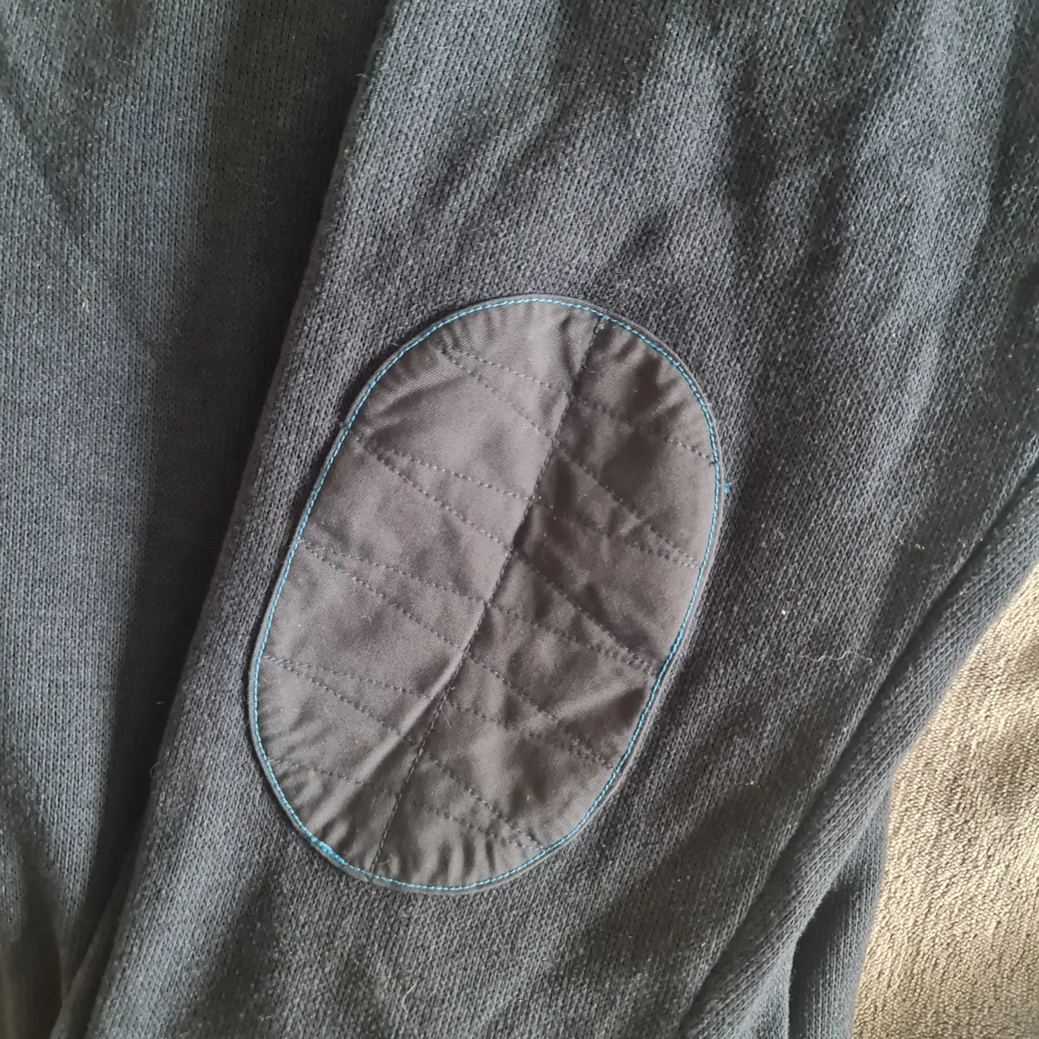 Quechua Mens Navy V Neck Elbow Patch Sweatshirt XXL - Image 2