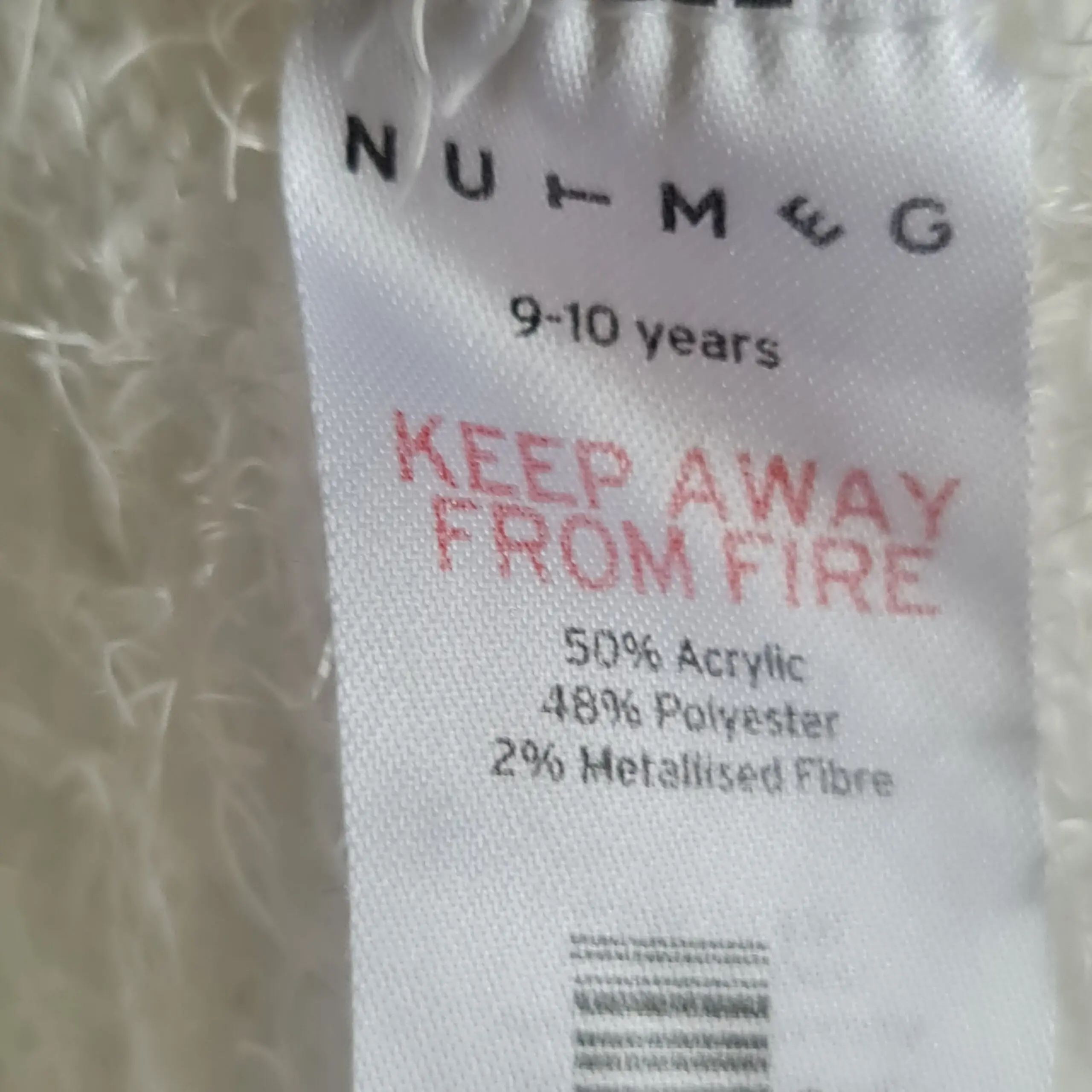 Nutmeg Girls White Pink Fair Isle Fluffy Jumper Age 9-10 - Image 3