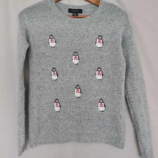 Atmosphere Women's Grey Penguin Christmas Jumper XS / UK 4-6