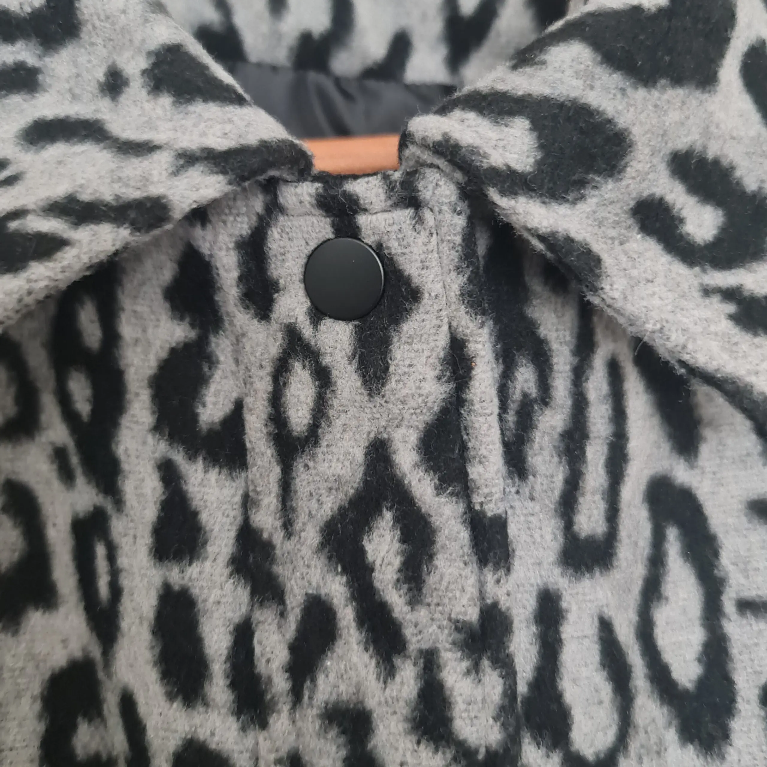 Bonmarche Women's Grey Black Leopard Print Coat UK 16 - Image 3