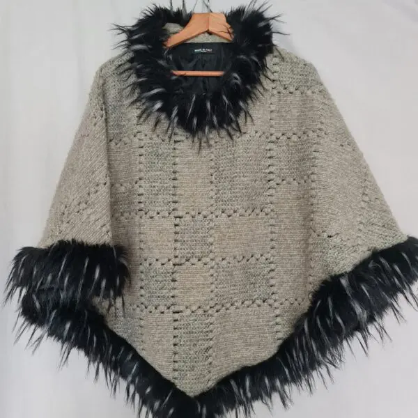 Made In Italy Grey & Black Colourblock Poncho One size