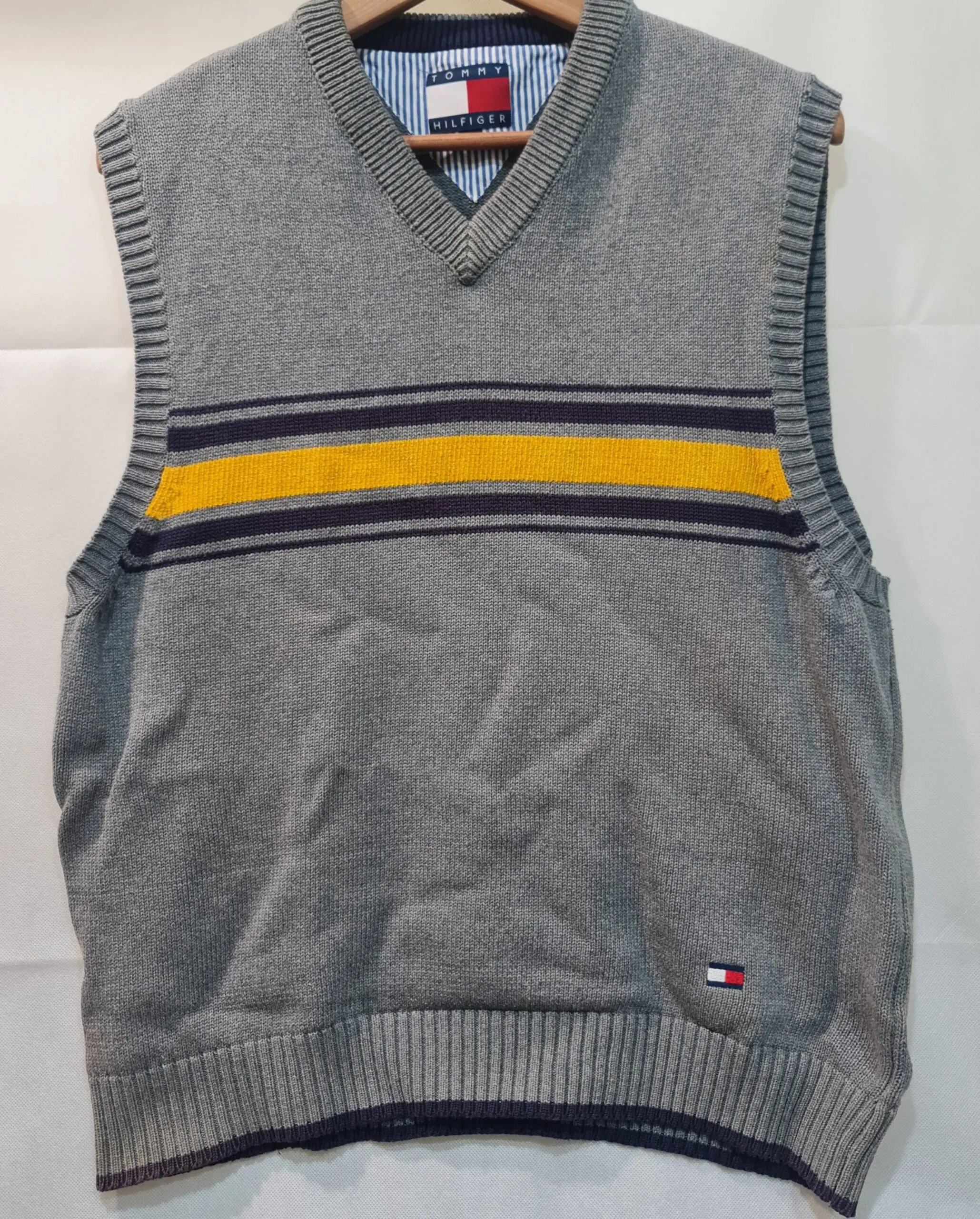 Tommy Hilfiger Men's Grey Flag Logo Jumper L
