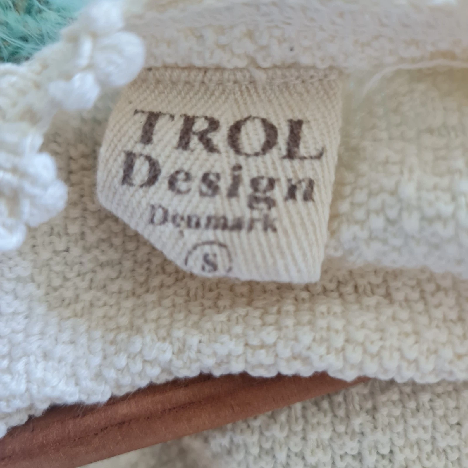 Trolley Design Women’s Crochet Knit Boho V Neck Jumper UK 8-10 - Image 3