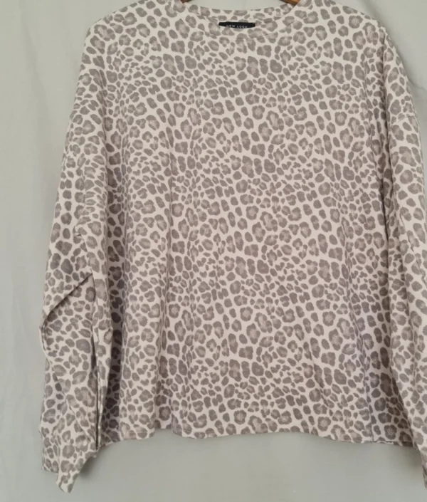 New Look Women’s Leopard Print Sweatshirt Top Beige L / UK 16-18