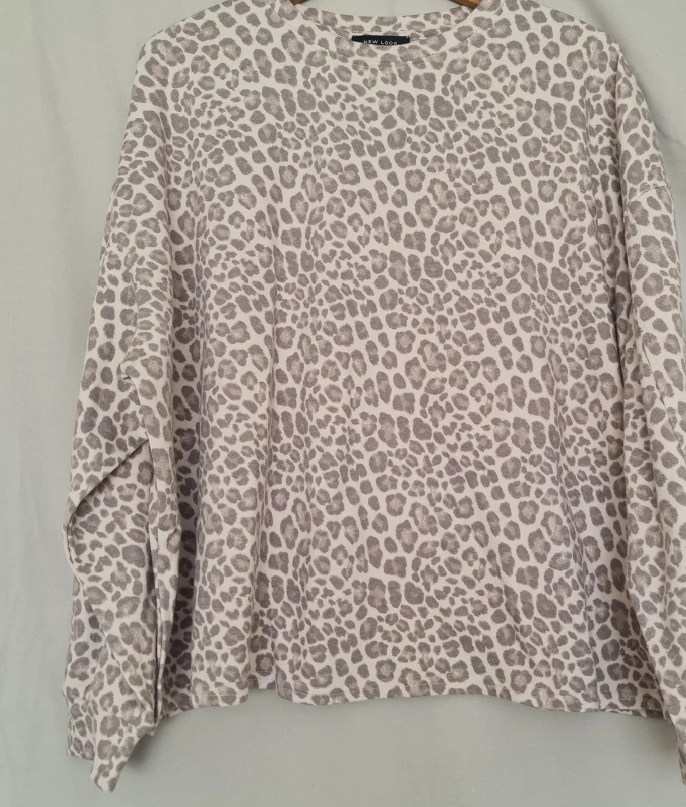 New Look Women’s Leopard Print Sweatshirt Top Beige L / UK 16-18