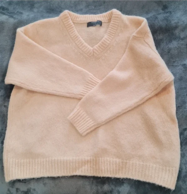 Primark Women’s Apricot V Neck Soft Knit Jumper L / UK 16-18