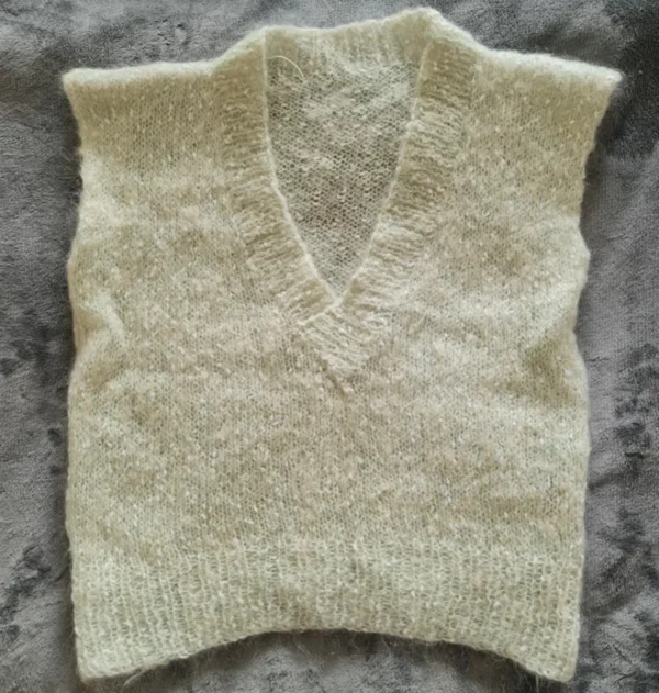 Women’s Cream Knitted Sleeveless Jumper Vest V Neck S / UK 8-10