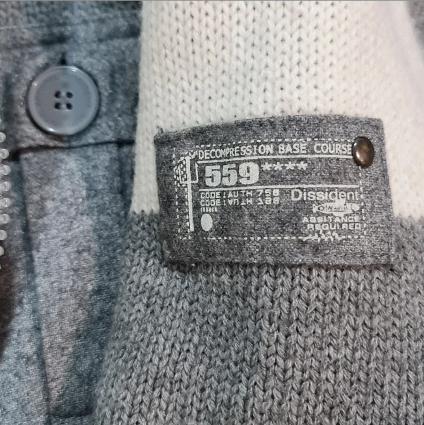 Dissident Women’s Grey White Knit Jacket Faux Fur Lined UK 12-14 - Image 4
