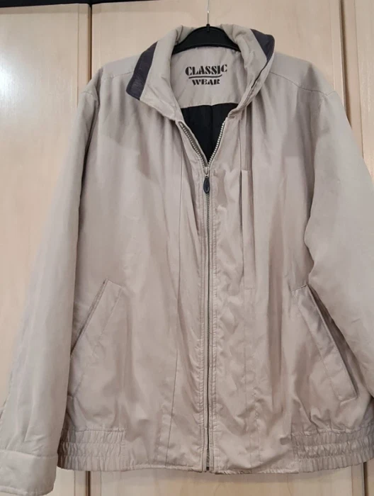 Classic Wear Men’s Beige Lightweight Jacket Zip Up M