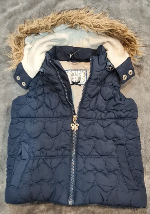 Sweet Millie Girls Navy Quilted Gilet Hooded Fur Trim 3 Years