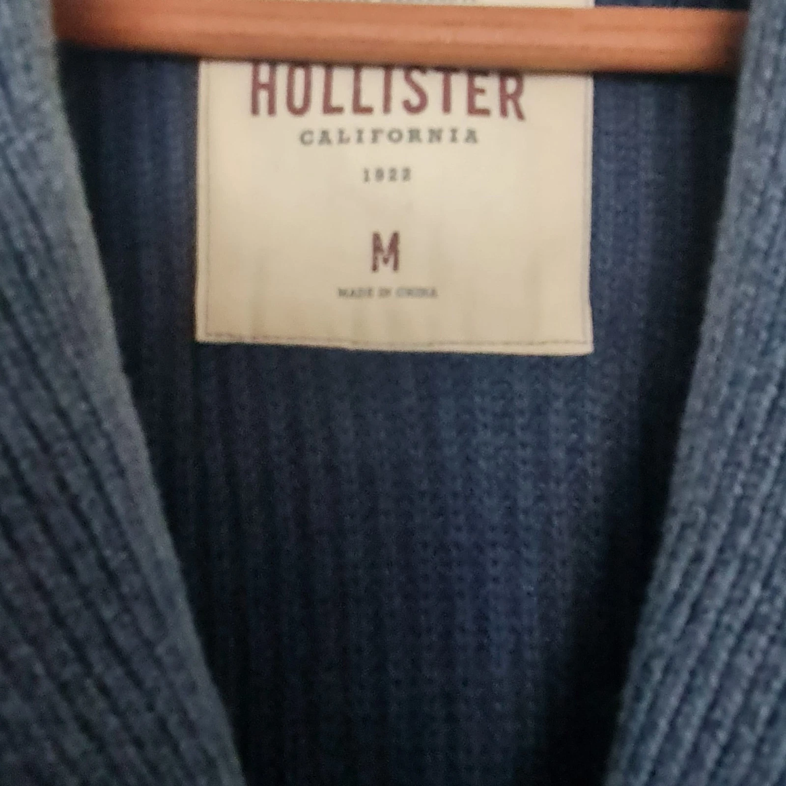 Hollister Men’s Shawl Collar Ribbed Cardigan Navy M - Image 3