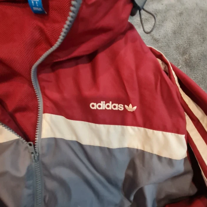 Adidas Men’s Burgundy Grey Hooded Windbreaker Jacket L