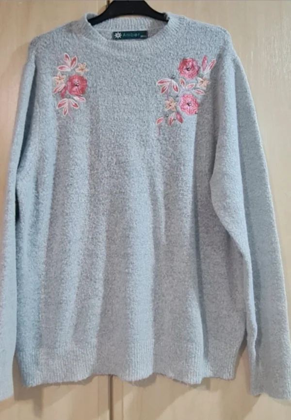 Amber Women’s Grey Floral Embroidered Jumper XL / UK 20-22