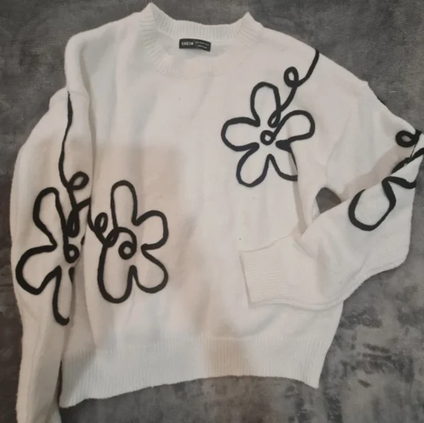 Shein Women’s Knit Jumper White Black Floral Pattern UK 16-18